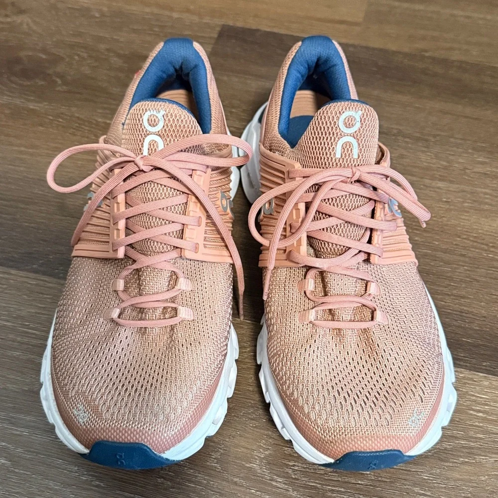 On Cloudswift Sneakers - Picture 2 of 6